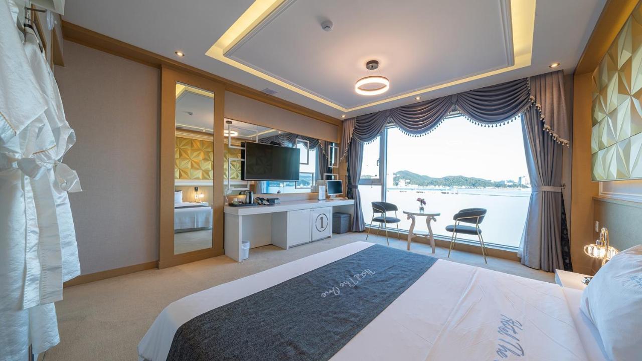 Hotel The One Yeosu Bagian luar foto