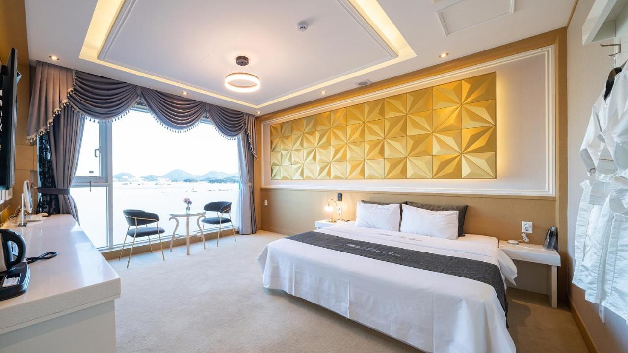 Hotel The One Yeosu Bagian luar foto