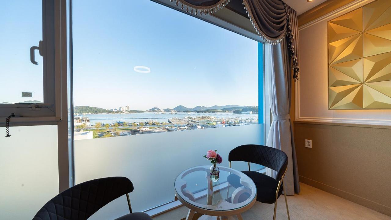 Hotel The One Yeosu Bagian luar foto
