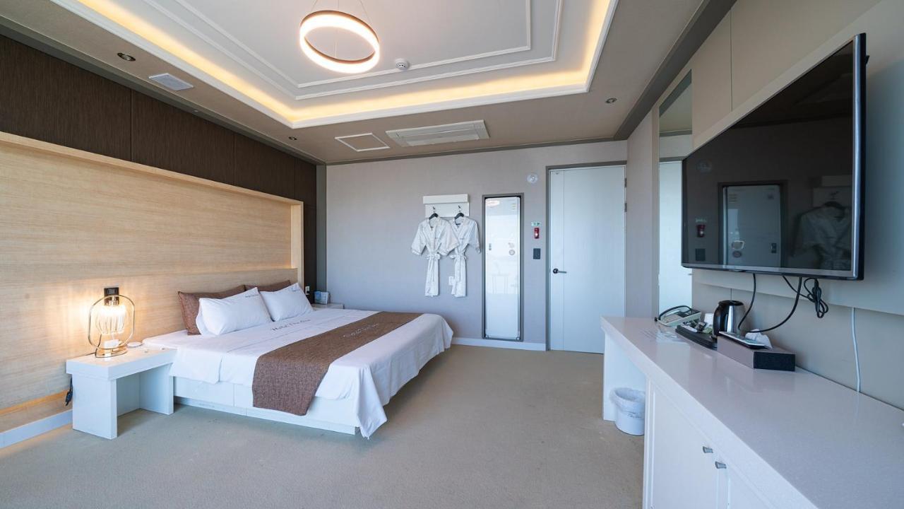 Hotel The One Yeosu Bagian luar foto