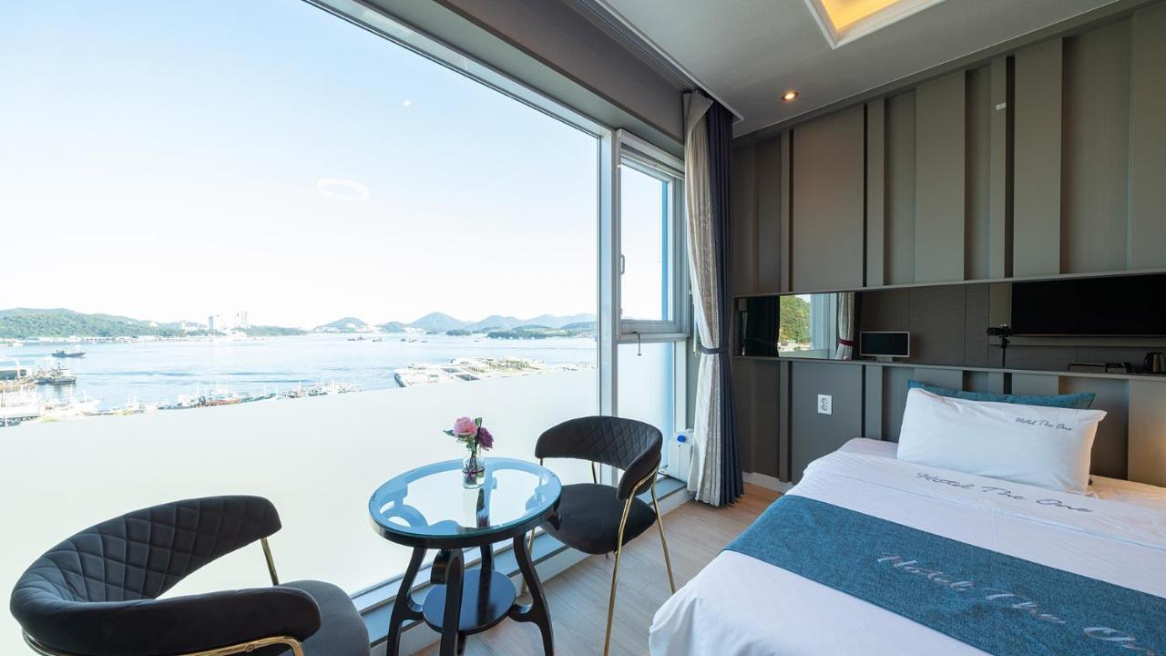 Hotel The One Yeosu Bagian luar foto