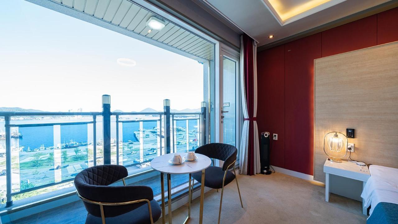 Hotel The One Yeosu Bagian luar foto