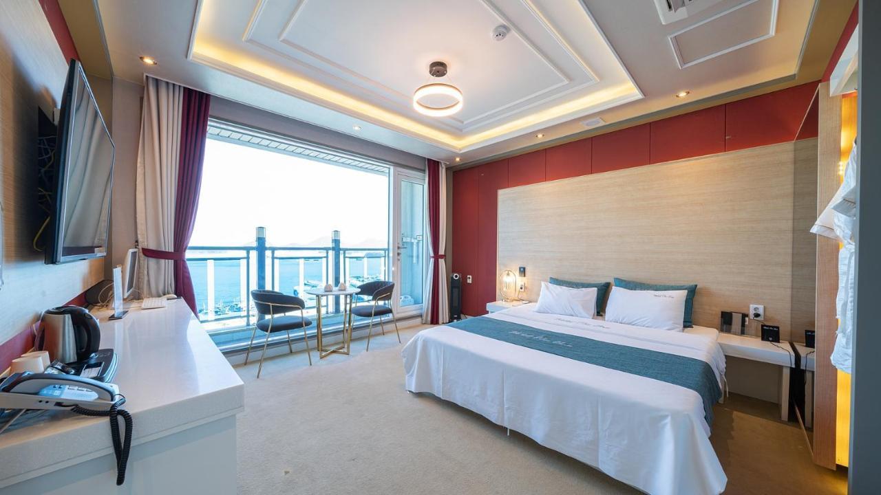 Hotel The One Yeosu Bagian luar foto