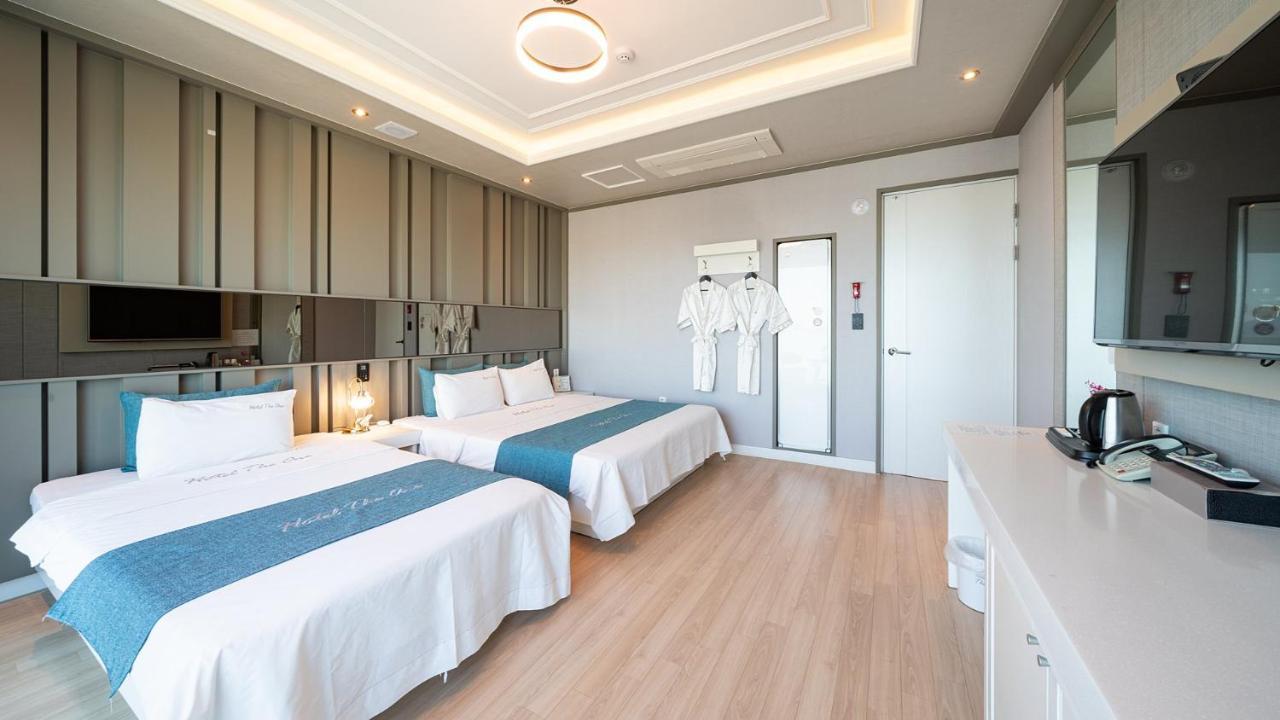 Hotel The One Yeosu Bagian luar foto